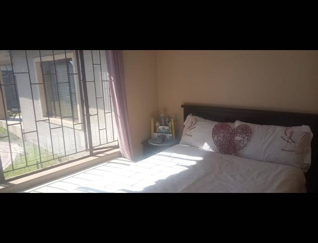 3 BEDROOM HOUSE TO LET IN BIRCH ACRES